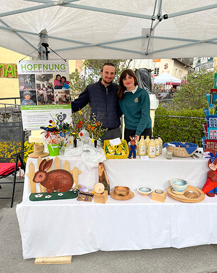 Das Team der Initiative Esperanza bei einer ihrer Flohmarkt-Veranstaltungen